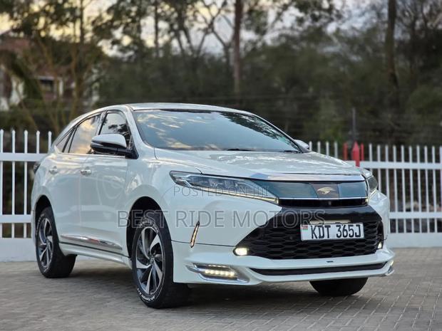 Toyota Harrier 2.0 Turbo 2018 Off white