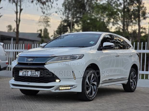 Toyota Harrier 2.0 Turbo 2018 Off white