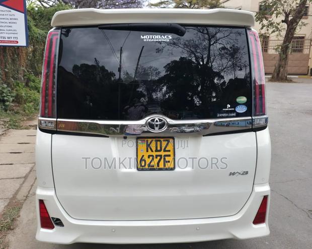 Toyota Noah 2019 White