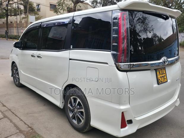 Toyota Noah 2019 White