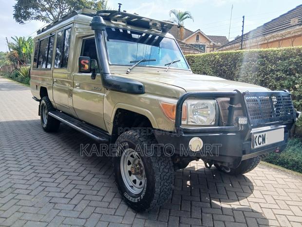 Toyota Land Cruiser 2013