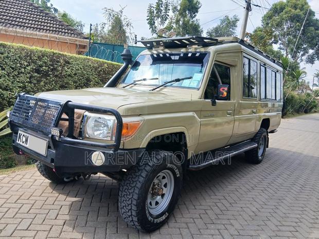 Toyota Land Cruiser 2013