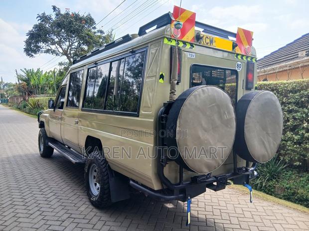 Toyota Land Cruiser 2013