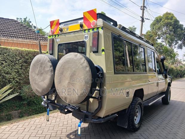 Toyota Land Cruiser 2013