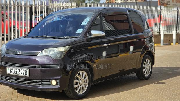 Toyota Spade 2014 Purple