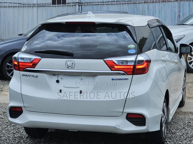 Honda Fit Shuttle 1.5 Hybrid 2WD 2019 White