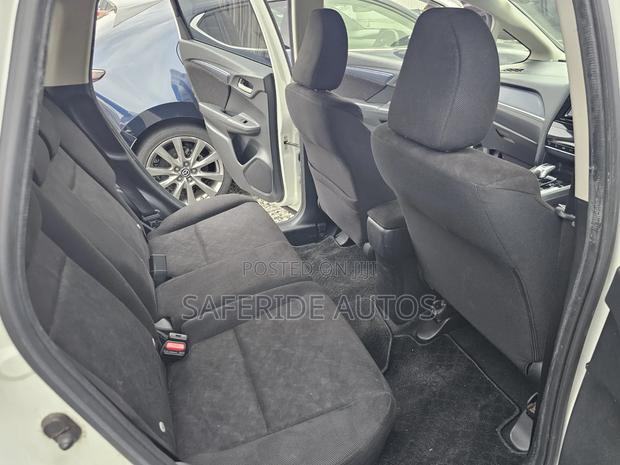 Honda Fit Shuttle 1.5 Hybrid 2WD 2019 White