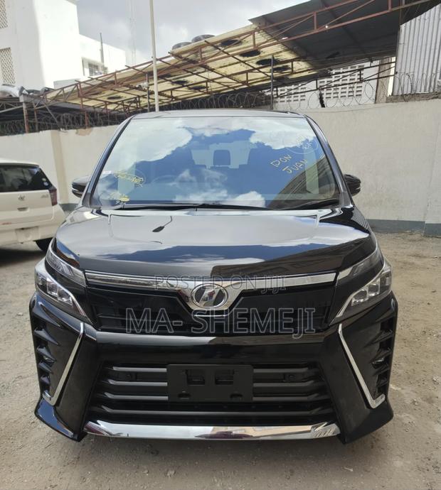 Toyota Voxy V 2WD 8-Seater 2019 Black