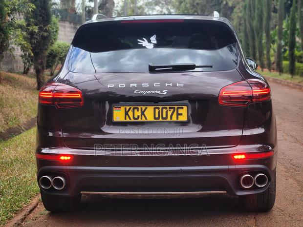 Porsche Cayenne 2016 Purple