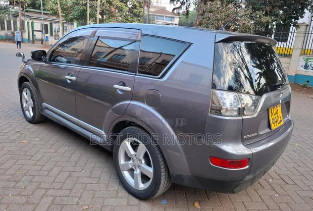 Mitsubishi Outlander 2.4 ES 4x4 2008 Gray