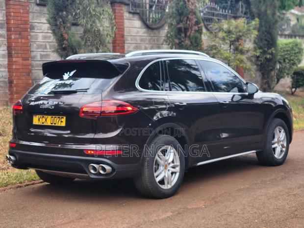 Porsche Cayenne 2016 Purple