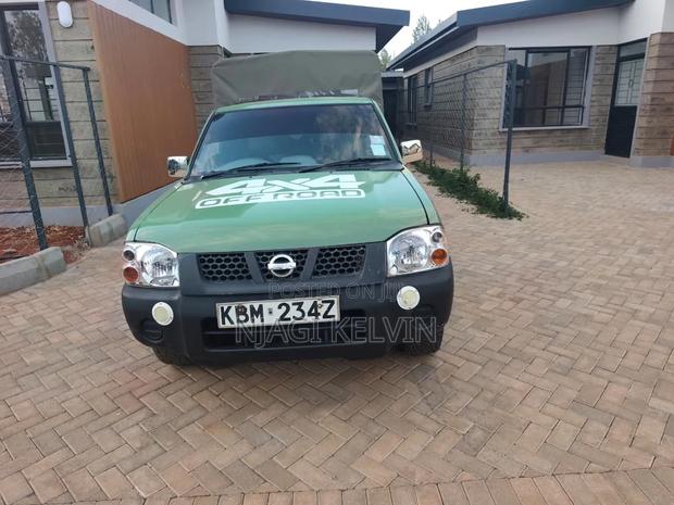 Nissan Hardbody 2010 Green