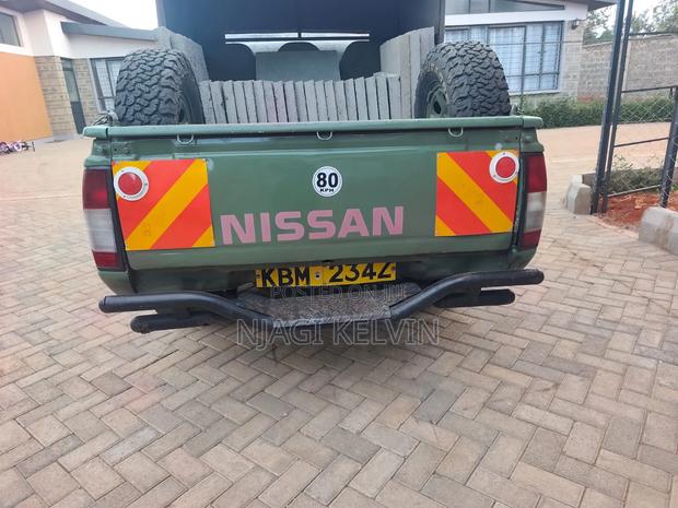 Nissan Hardbody 2010 Green