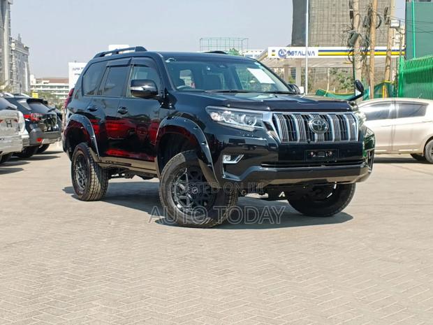 Toyota Land Cruiser Prado 2.8 2019 Black