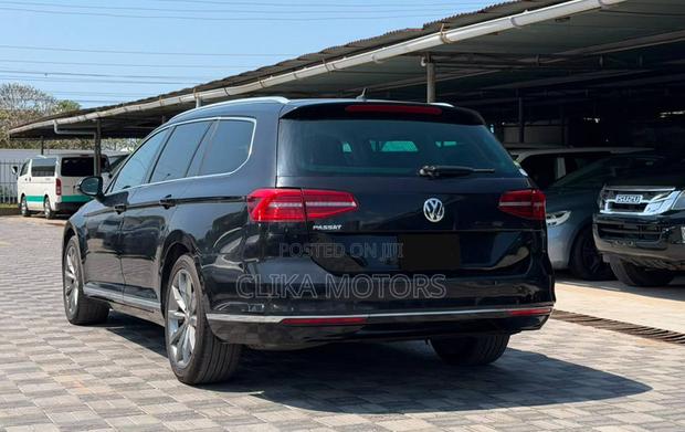 Volkswagen Passat 2.0T Wolfsburg Edition 2019 Black