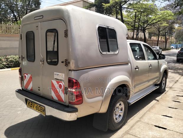Toyota Hilux 2014 Gray
