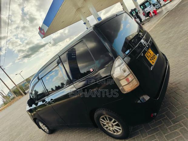 Toyota Voxy X 2WD 8-Seater 2012 Black
