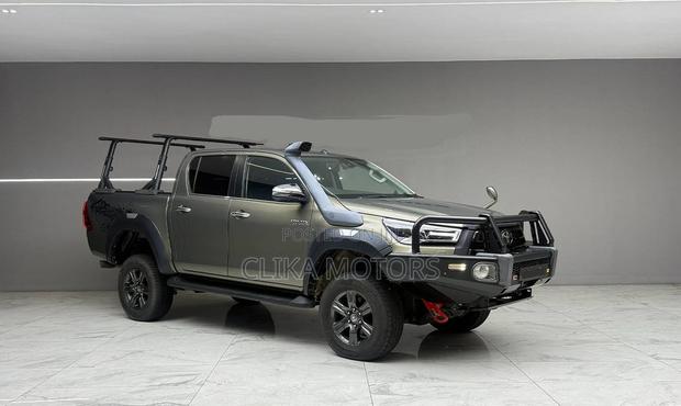 Toyota Hilux Revo Double Cab Deisel 2.4 AWD 2021 Green