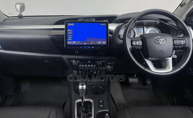 Toyota Hilux Revo Double Cab Deisel 2.4 AWD 2021 Green