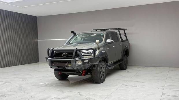 Toyota Hilux Revo Double Cab Deisel 2.4 AWD 2021 Green