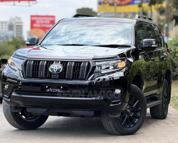 Toyota Land Cruiser Prado 2.8 2023 Black