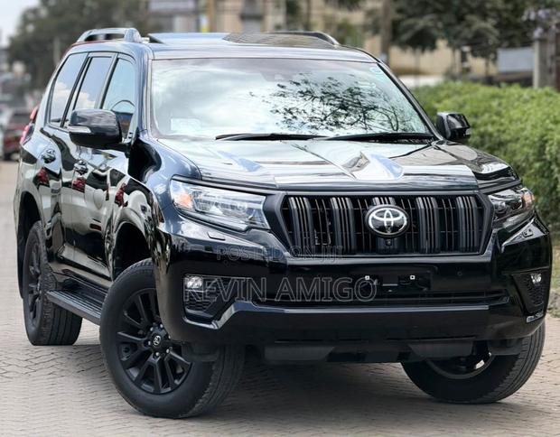 Toyota Land Cruiser Prado 2.8 2023 Black