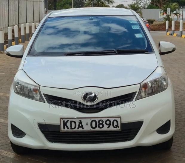 Toyota Vitz 1.3 FWD 5dr 2014 Pearl