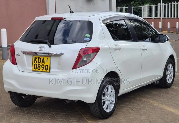 Toyota Vitz 1.3 FWD 5dr 2014 Pearl
