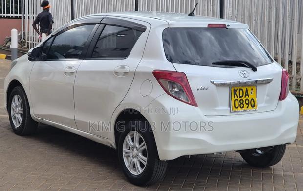 Toyota Vitz 1.3 FWD 5dr 2014 Pearl