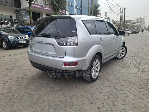 Mitsubishi Outlander 2011 Silver