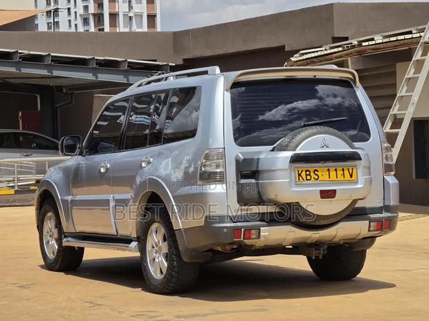 Mitsubishi Pajero 3.2 DI-D Elegance 2005 Silver