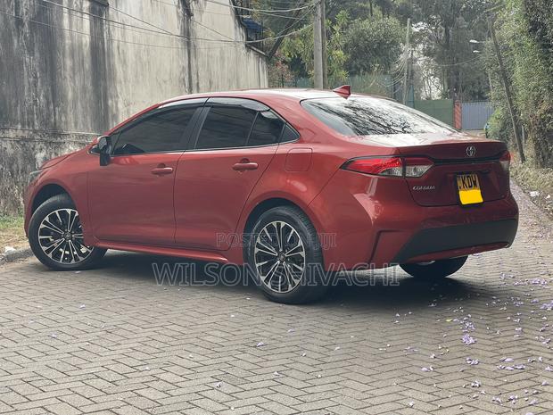 Toyota Corolla 2019 Orange