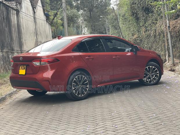 Toyota Corolla 2019 Orange