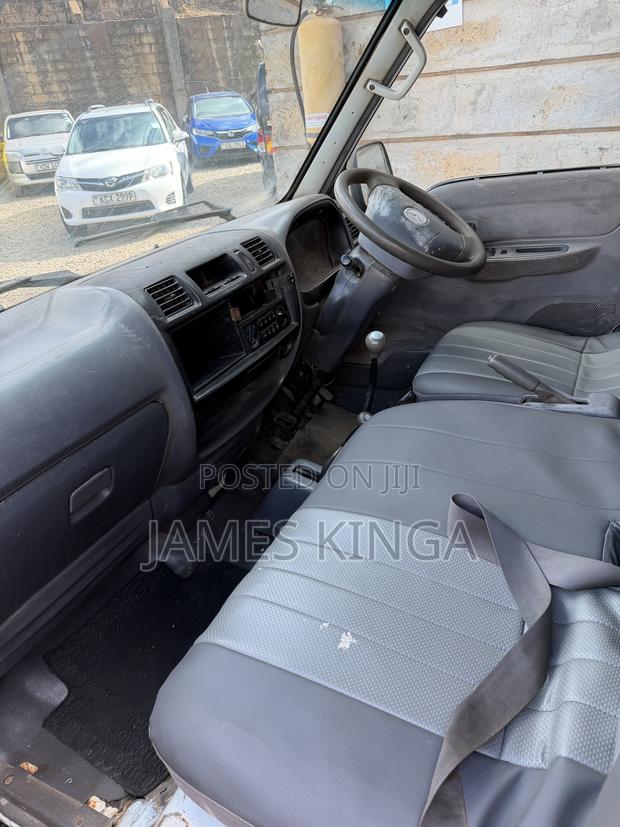 Mazda B-series 2009 White