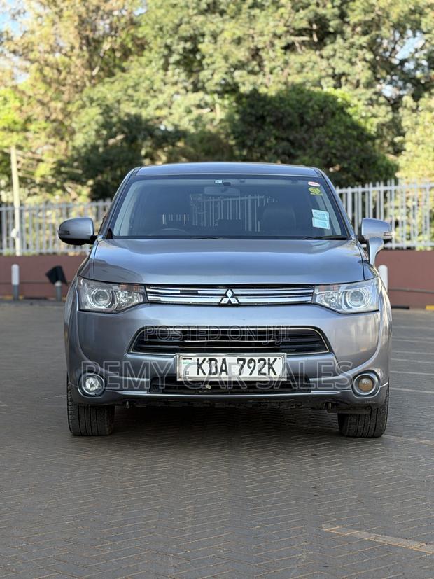 Mitsubishi Outlander 2014 Silver