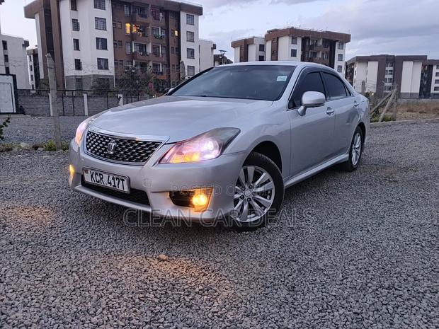 Toyota Crown 2011 Silver