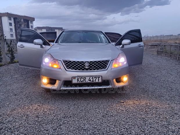 Toyota Crown 2011 Silver
