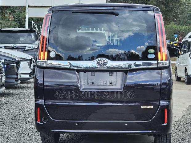 Toyota Noah 2.0 FWD (8 Seater) 2019 Purple