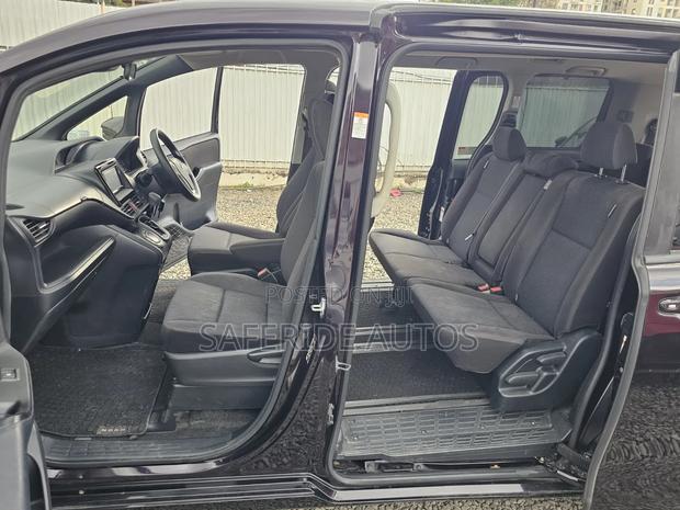 Toyota Noah 2.0 FWD (8 Seater) 2019 Purple