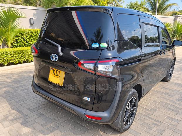 Toyota Sienta 1.5 Hybrid FWD (6-seater) 2018 Black