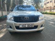 Toyota Hilux 2015 Gold for sale