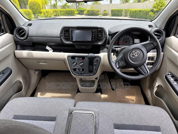 Toyota Passo 1.0 AWD 2019 Green