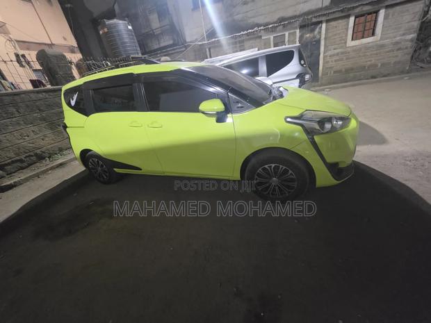 Toyota Sienta 2016 Green