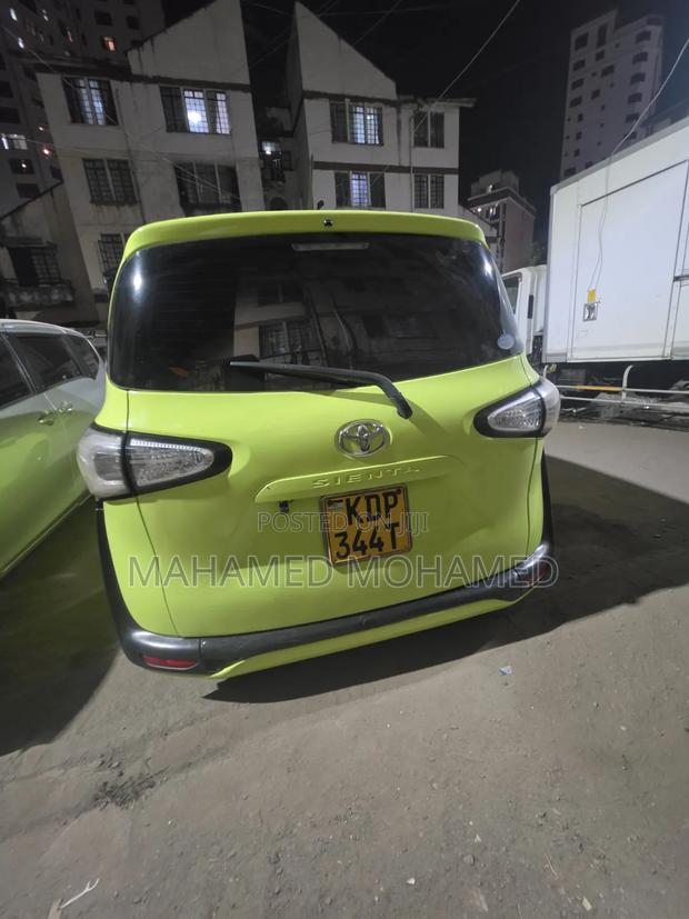 Toyota Sienta 2016 Green