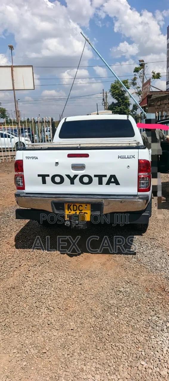 Toyota Hilux 2014 White