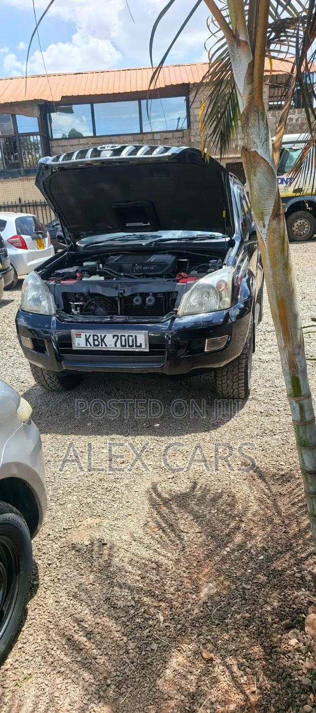 Toyota Land Cruiser 2004 Black