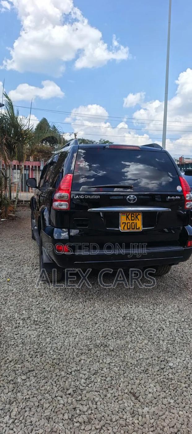 Toyota Land Cruiser 2004 Black
