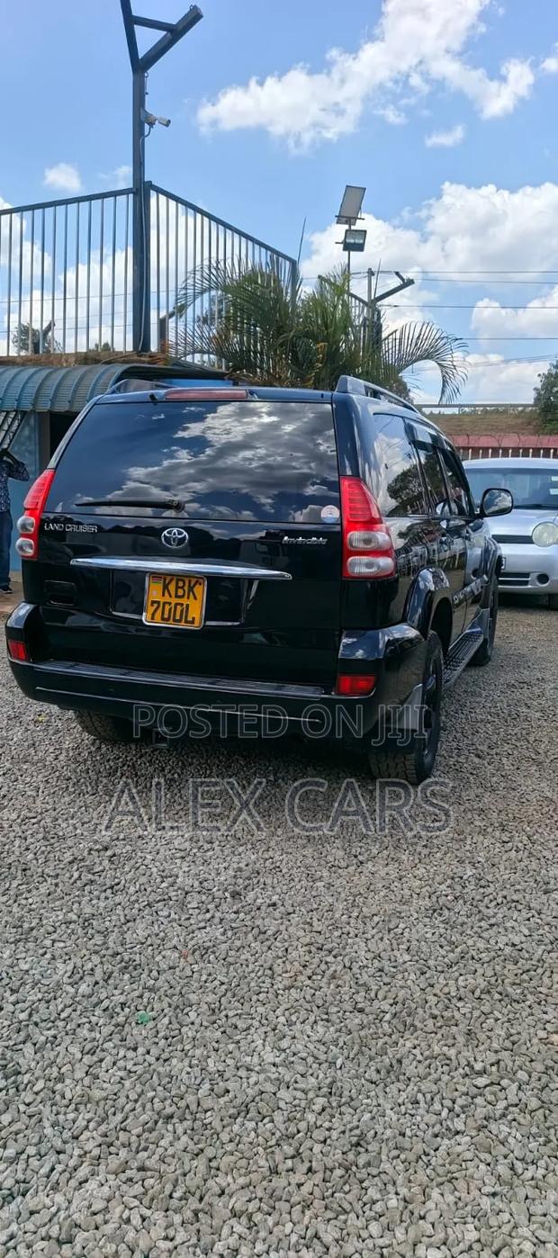Toyota Land Cruiser 2004 Black