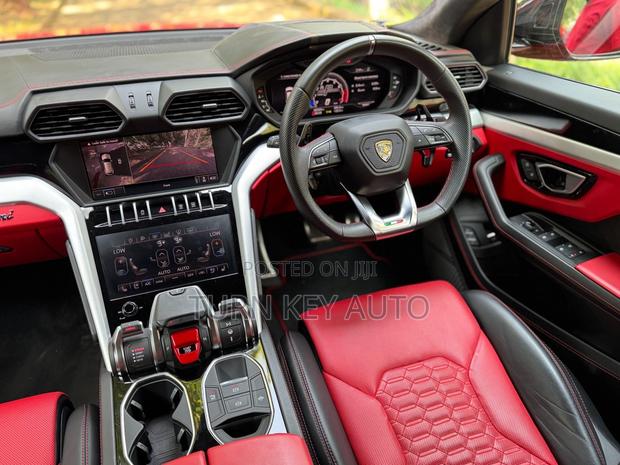 Lamborghini Urus Base 2019 Red