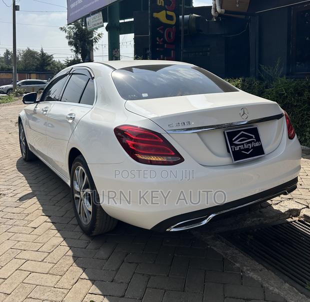 Mercedes-Benz C200 2017 White